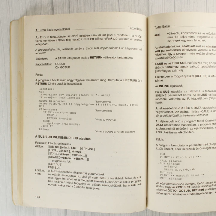 A Turbo Basic könyv nyitott oldalai programozási példákkal