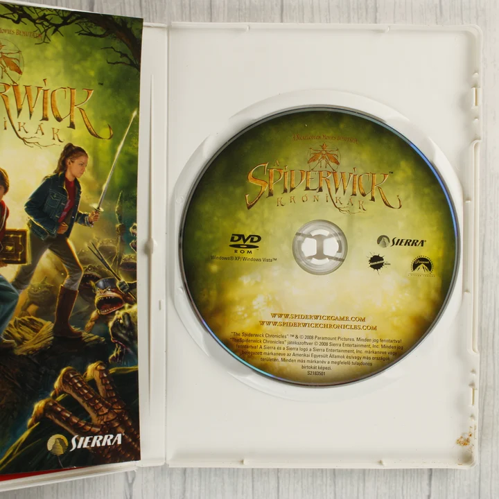 A Spiderwick Krónikák lemez Nyitott tokban a Spiderwick Krónikák DVD-ROM lemeze