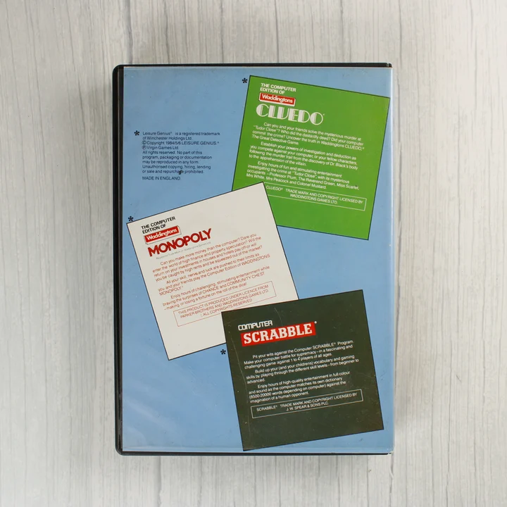 A videójáték-gyűjtemény tokjának hátoldala a játékok leírásával