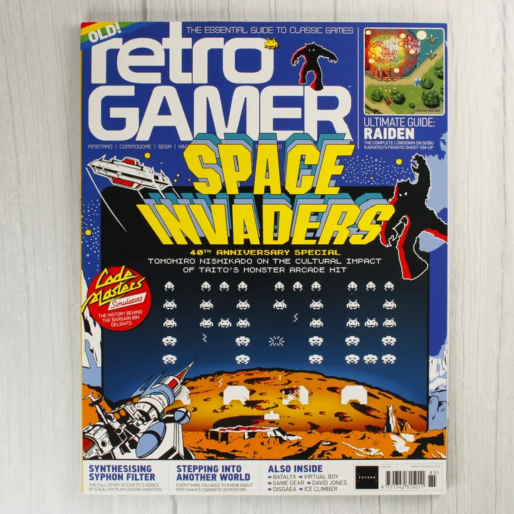 A Retro Gamer magazin Space Invaders témájú borítója