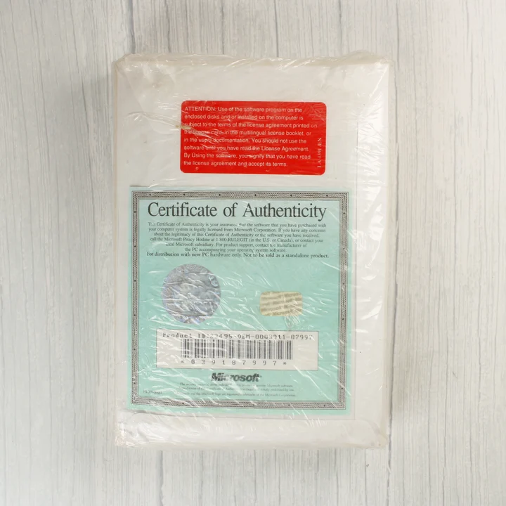 Microsoft Windows for Workgroups szoftvercsomag hátoldala eredetiséget igazoló tanúsítvánnyal