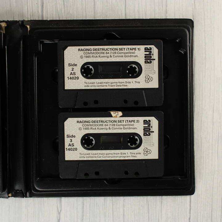 Két darab Racing Destruction Set játék kazetta a tokban