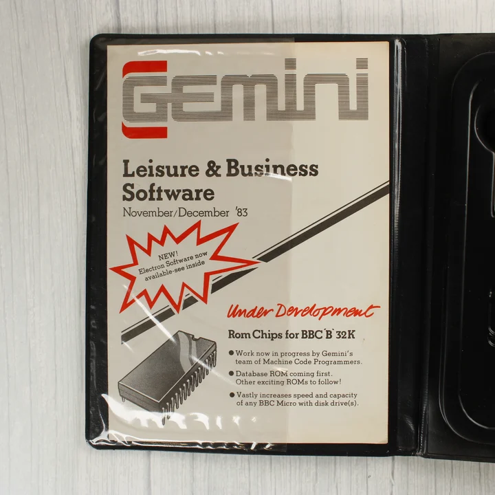 Gemini szoftver katalógus a tok belsejében