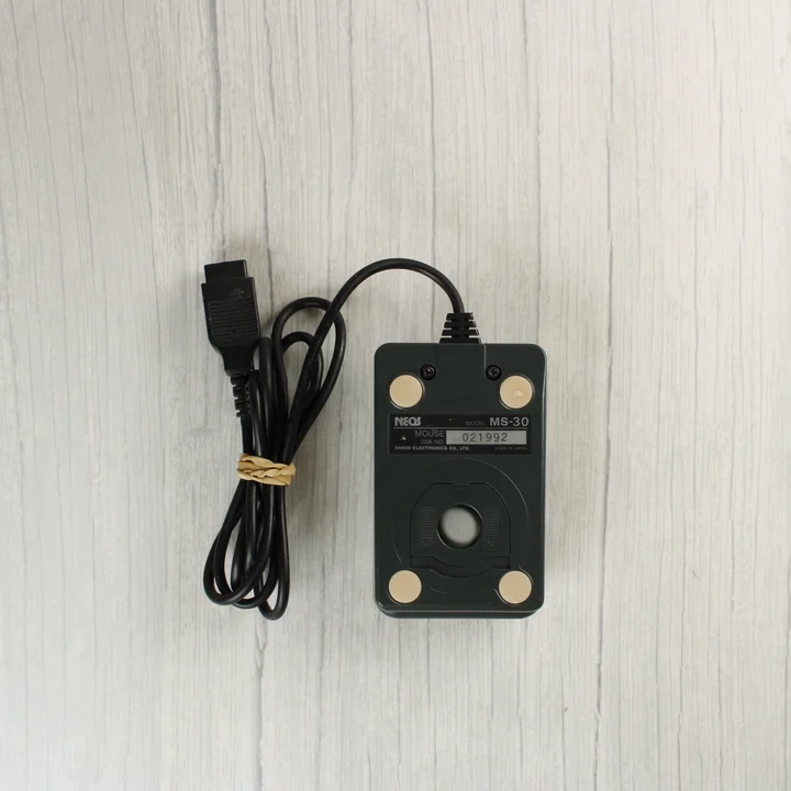 Neos MS-30 vintage egér alulnézetből