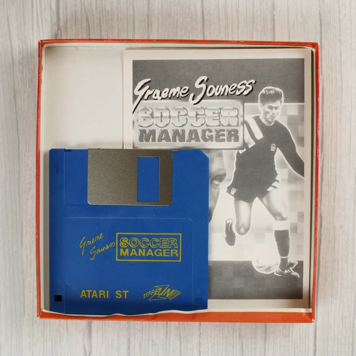Graeme Souness Soccer Manager tartalom Graeme Souness Soccer Manager kék floppy lemez és kézikönyv a dobozban