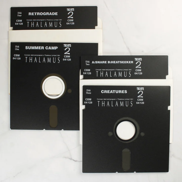 Négy darab 5,25 colos floppy lemez papírtokban