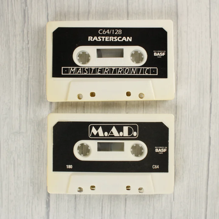 Két darab Commodore 64 magnókazetta a Mastertronic gyűjteményből