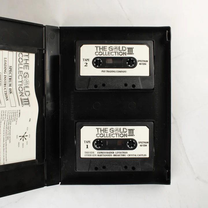 The Gold Collection III nyitott tok két kazettával és útmutatóval