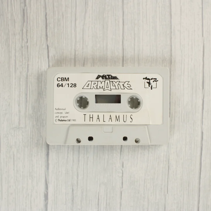 Armalyte Commodore 64 kazetta Az Armalyte videójáték szürke kazettája.