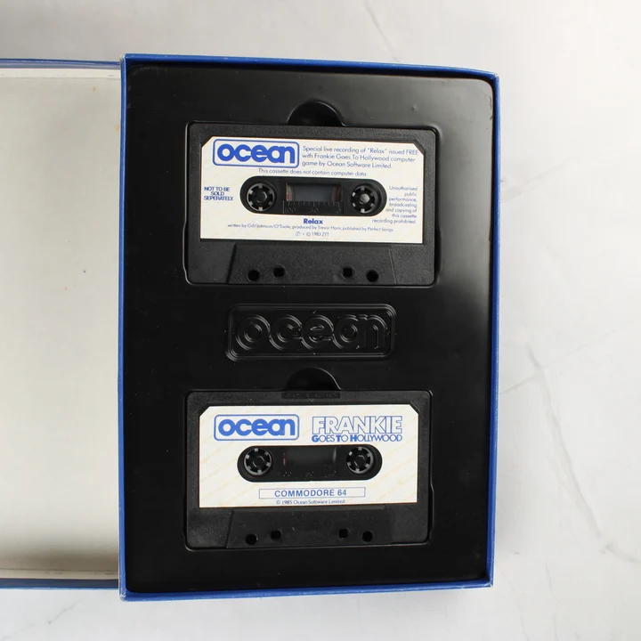 Frankie Goes to Hollywood C64 kazetták Két fekete kazetta a műanyag tartóban