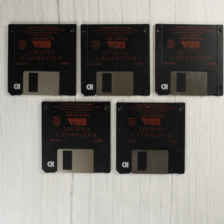Kasparov's Gambit floppy lemezek Öt darab fekete 3,5 colos floppy lemez a Kasparov's Gambit játékhoz