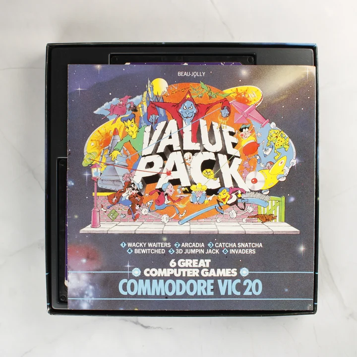 A Value Pack doboza nyitva a használati útmutatóval