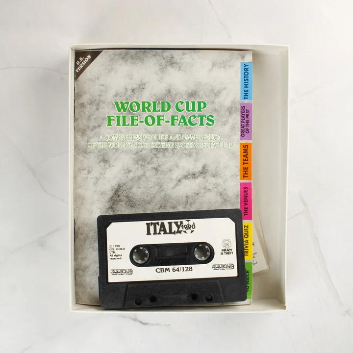 Italy 1990 tartalom Italy 1990 Commodore 64 kazetta és információs füzet a dobozban