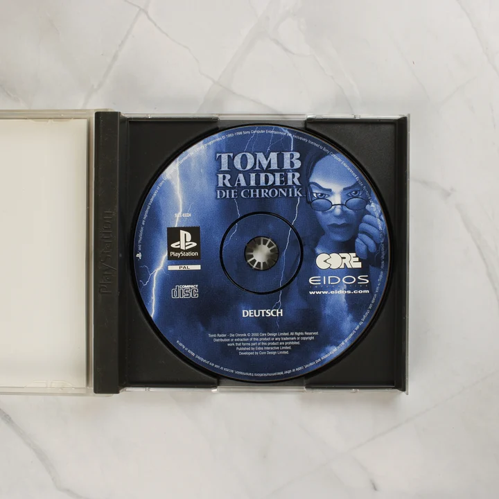 Tomb Raider: Die Chronik PlayStation játéklemez a tokban