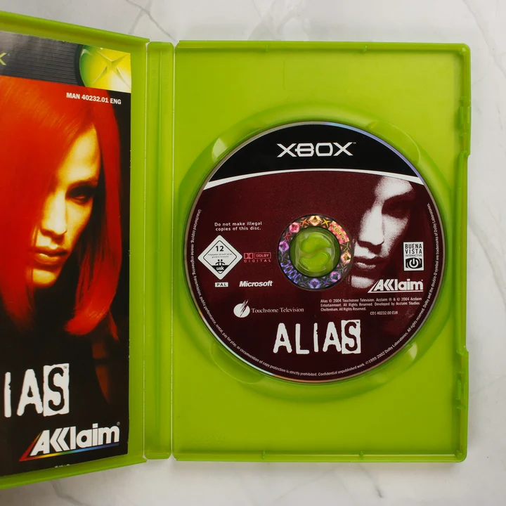 Alias Xbox játék nyitott tokban lemezzel és kézikönyvvel