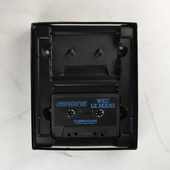 WEC Le Mans 24 Commodore 64 kazetta a belső tálcában