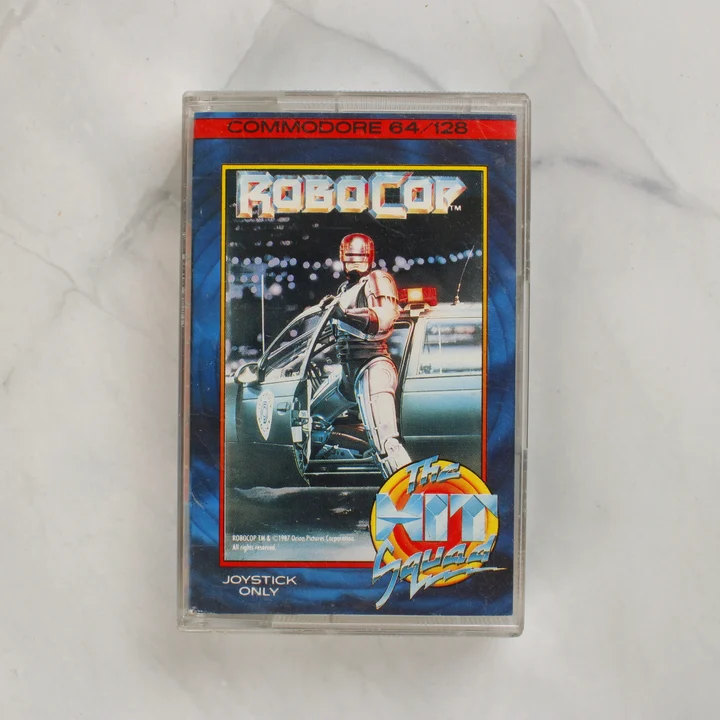 RoboCop Commodore 64 videójáték kazetta tokban elölnézetből