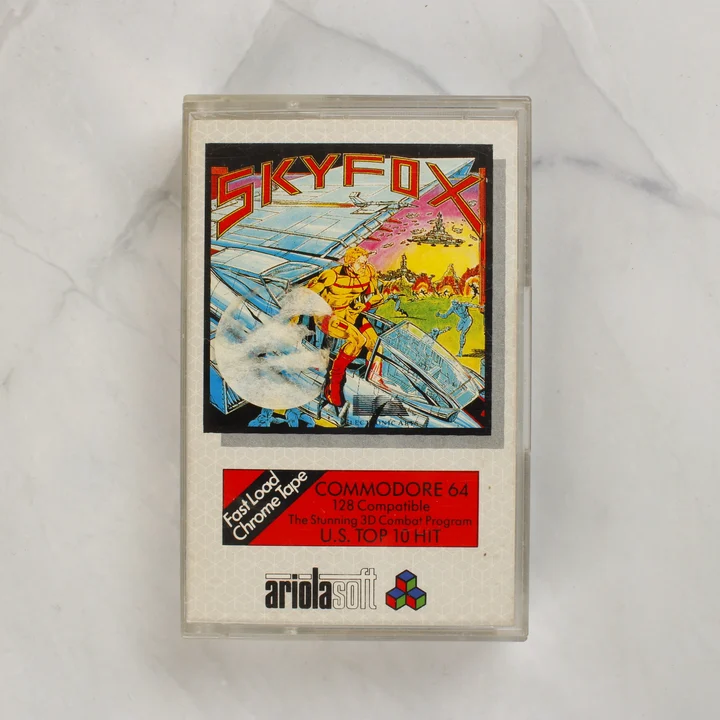 Skyfox Commodore 64 videójáték kazetta tokban elölnézetből