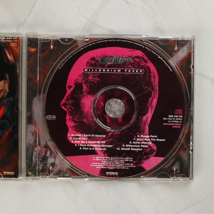 Apollo 440 Millennium Fever CD lemez a nyitott tokban