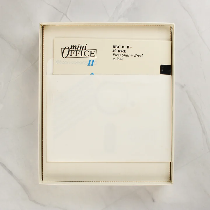 5,25 colos floppy lemez papírtokban a Mini Office II dobozában