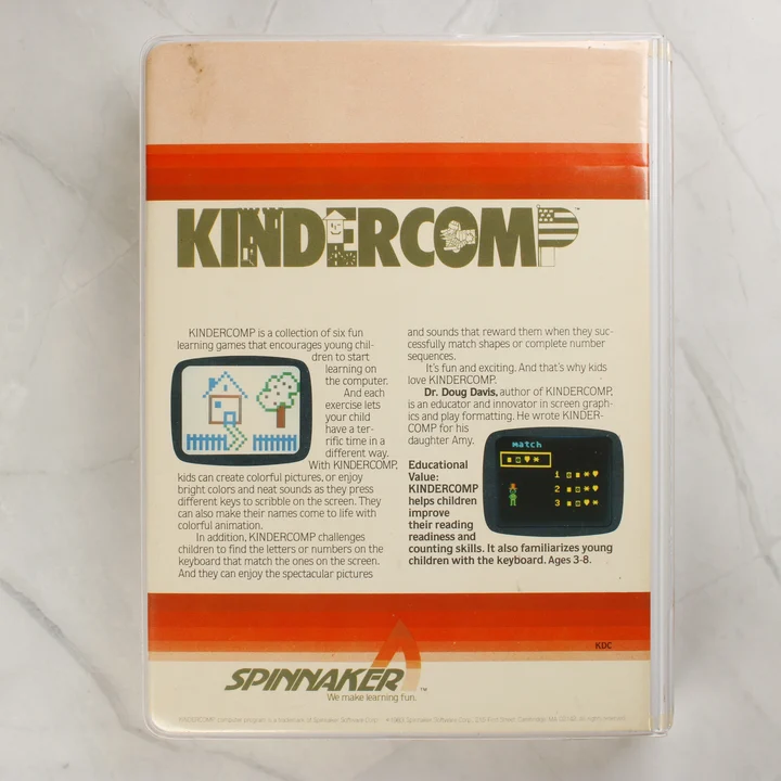 A Kindercomp videójáték hátoldala angol nyelvű leírással.