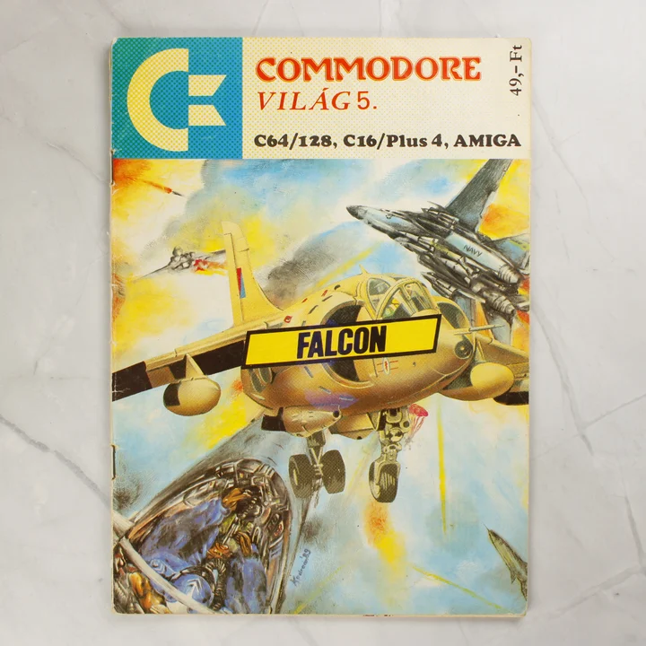 A Commodore Világ magazin 5. számának színes borítója egy vadászgéppel