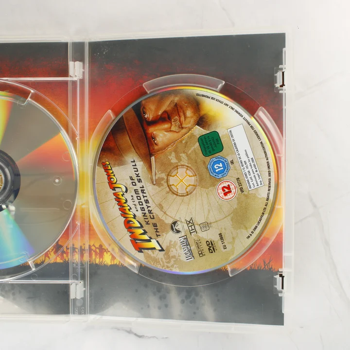 A film lemeze a nyitott tokban