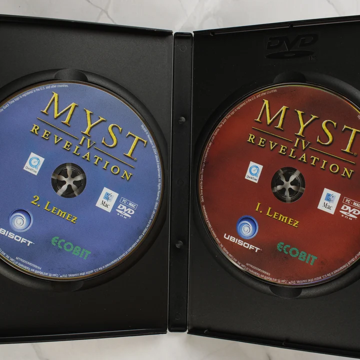 A Myst IV Revelation két DVD lemeze a tokban