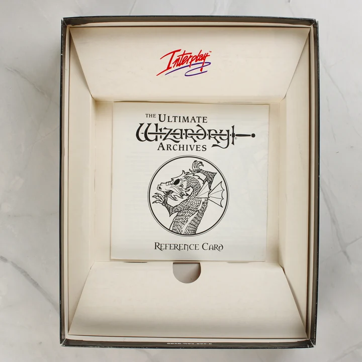 The Ultimate Wizardry Archives doboz belseje a referencia kártyával