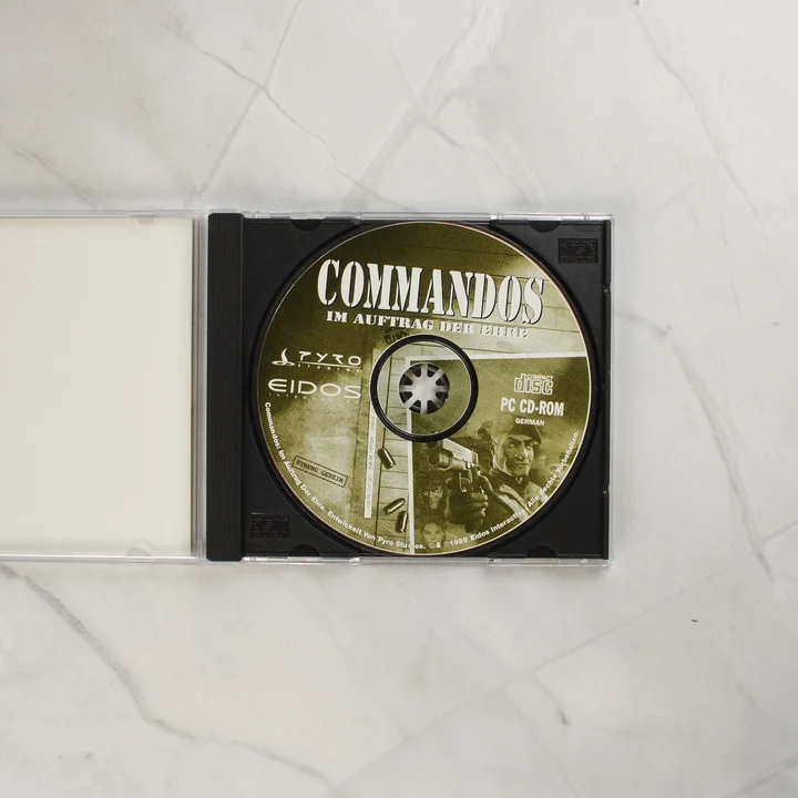 Commandos Im Auftrag der Ehre CD a nyitott tokban