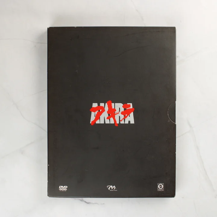 Akira DVD díszdoboz Az Akira DVD gyűjtői kiadásának fekete díszdoboza szemből