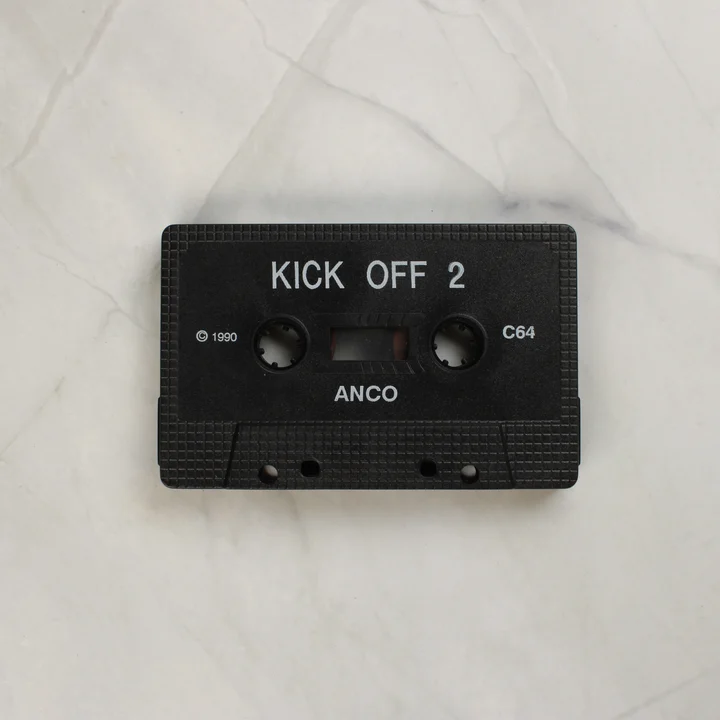 Kick Off 2 fekete mágnesszalagos kazetta Commodore 64-hez