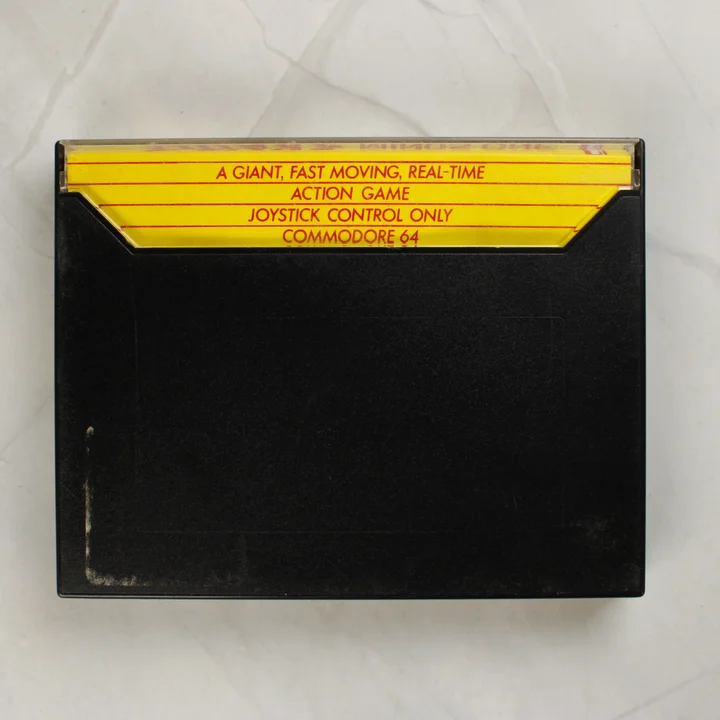 Quake Minus One Commodore 64 játék tokjának hátoldala