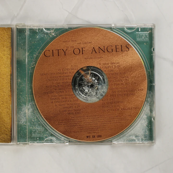 A City of Angels filmzene CD lemez a nyitott tokban