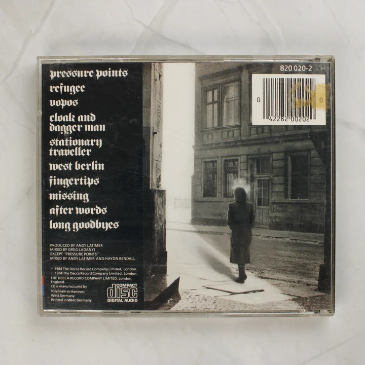 Camel Stationary Traveller CD hátlapja vonalkóddal