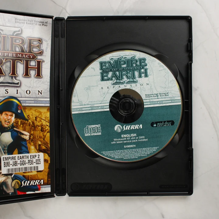Empire Earth II kiegészítő lemez a nyitott tokban