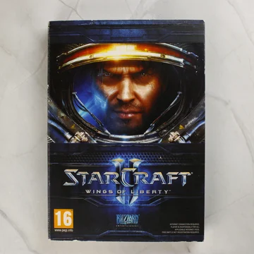 StarCraft II Wings of Liberty videójáték dobozának előlapja