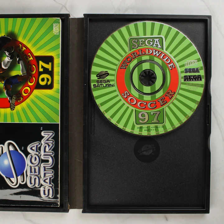 Sega Worldwide Soccer 97 nyitott tok és CD