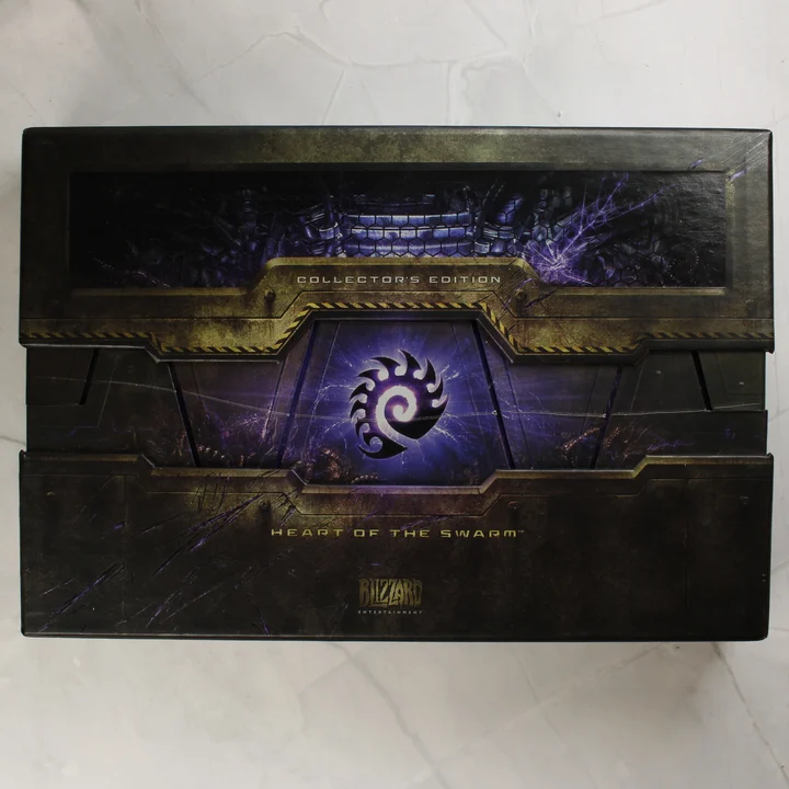 StarCraft II Heart of the Swarm Collector's Edition díszdoboz elölnézete