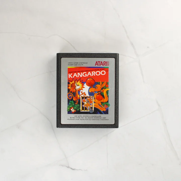 Atari 2600 Kangaroo játék cartridge fekete műanyag házban