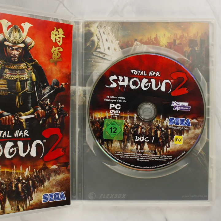 Total War Shogun 2 Limited Edition nyitott tok lemezzel és füzettel