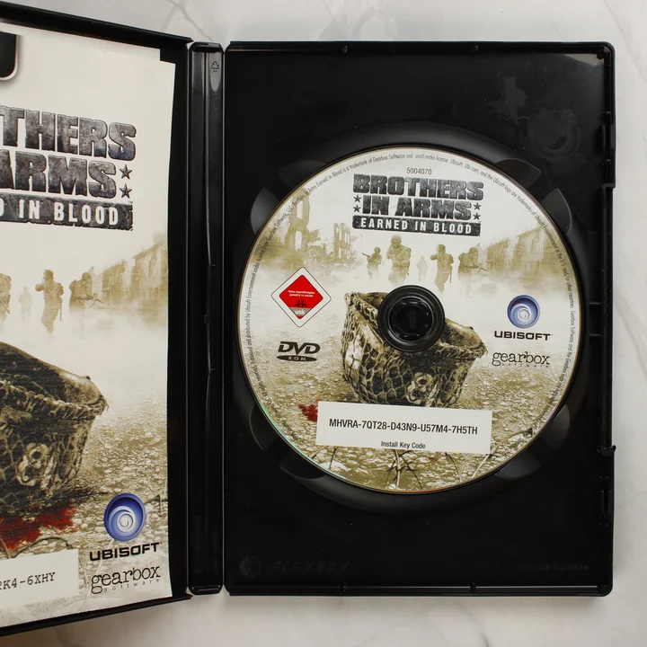 A Brothers in Arms: Earned in Blood nyitott tokja a lemezzel