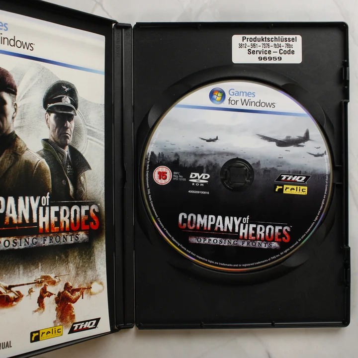 Company of Heroes Opposing Fronts nyitott tok és DVD lemez