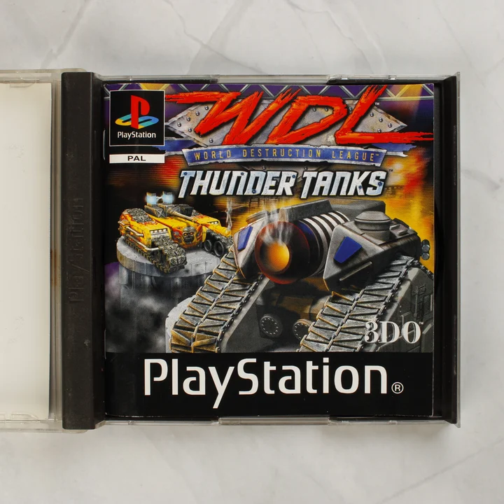 WDL: Thunder Tanks nyitott tok és kézikönyv