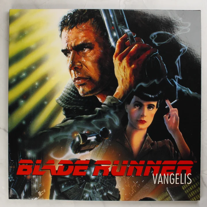 A Blade Runner filmzene bakelit lemezének elülső borítója Vangelis nevével.