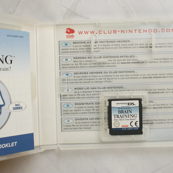 Dr Kawashima's Brain Training nyitott tok és cartridge