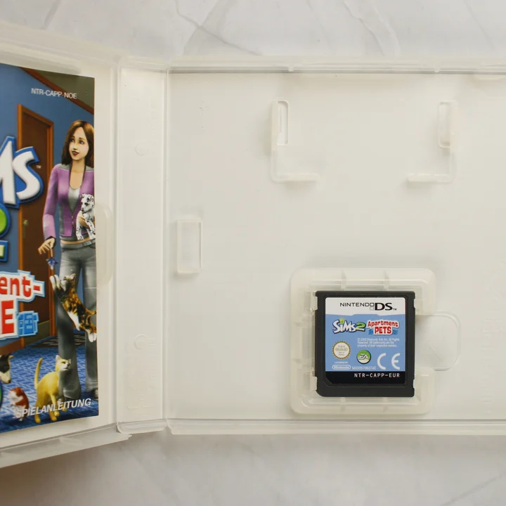 The Sims 2 Apartment Pets Nintendo DS nyitott tok cartridge-dzsel