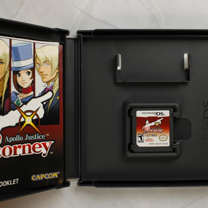 Apollo Justice: Ace Attorney nyitott tok cartridge-dzsel