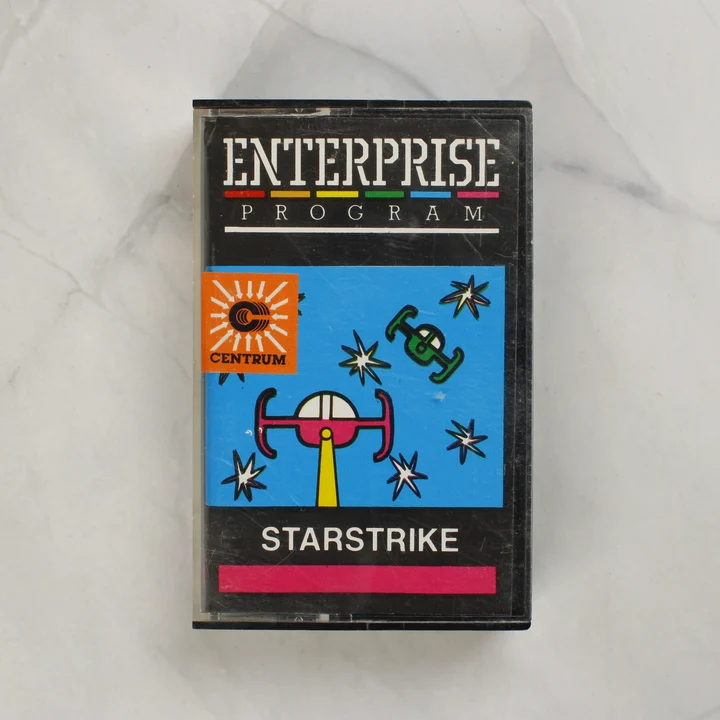 Starstrike Enterprise videójáték kazetta tokban elölnézetből
