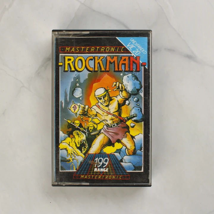 Rockman videójáték VIC-20 kazetta tokban elölnézetből